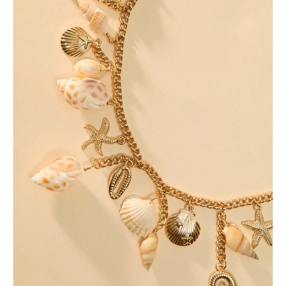 NEW Altar’d State Arula Seashell Seaside Breeze Statement Necklace